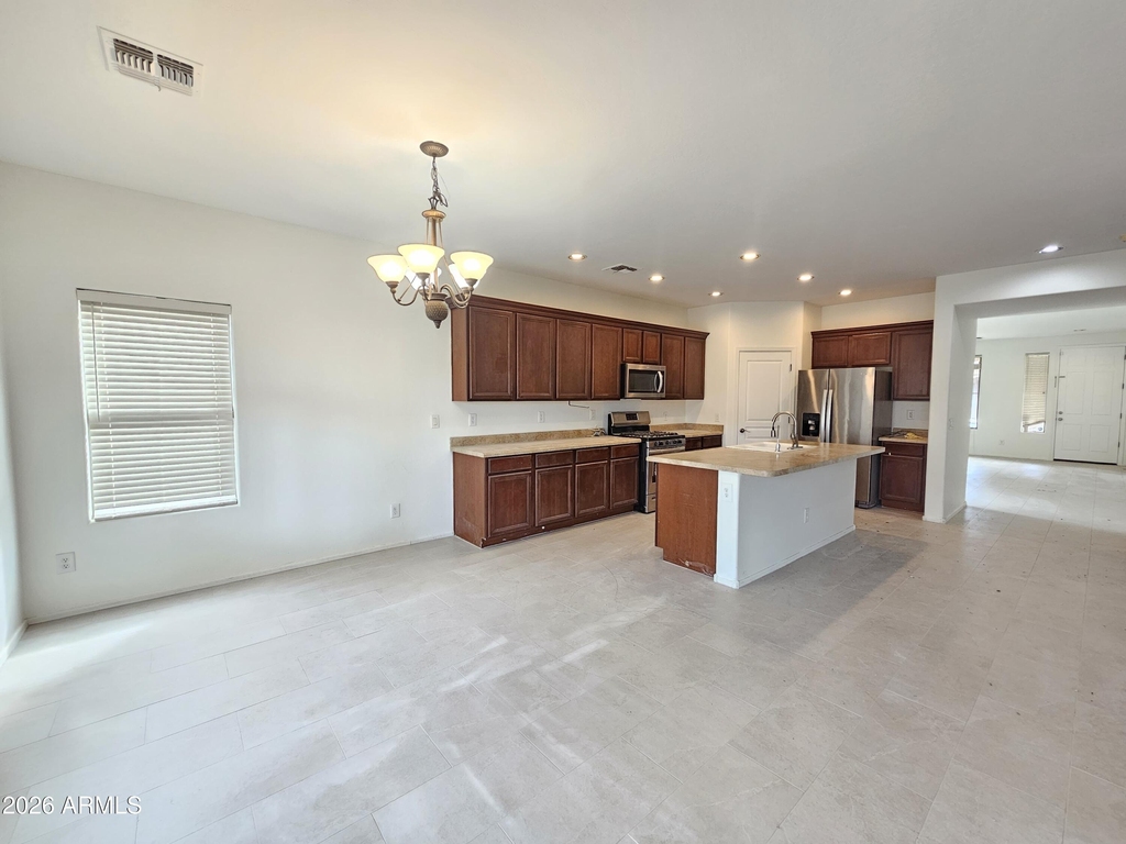 264 W Tahiti Drive - Photo 5