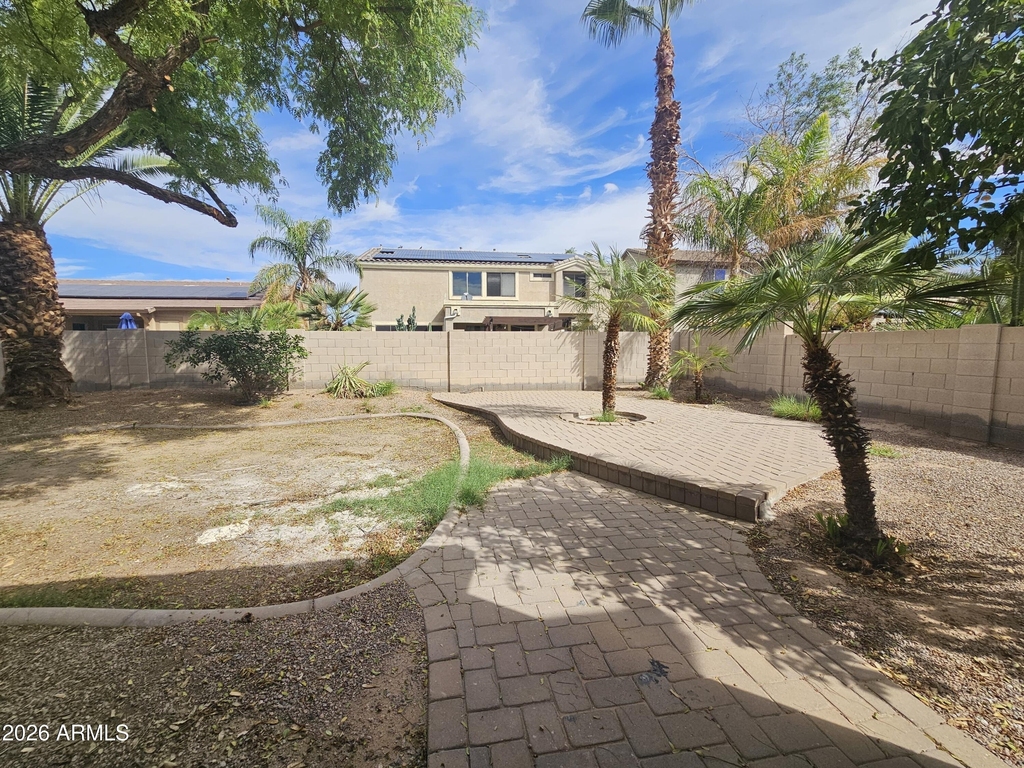 264 W Tahiti Drive - Photo 28