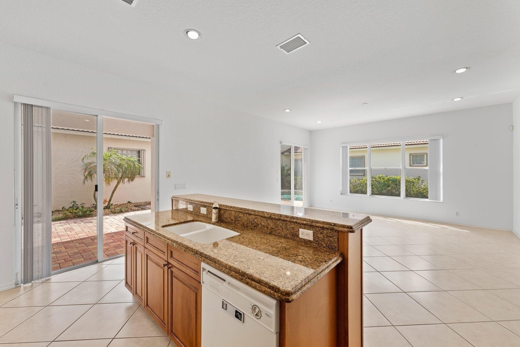 156 Isle Verde Way - Photo 16