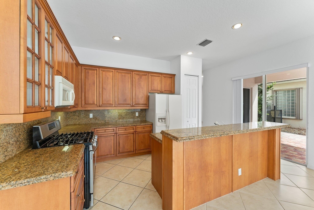 156 Isle Verde Way - Photo 15