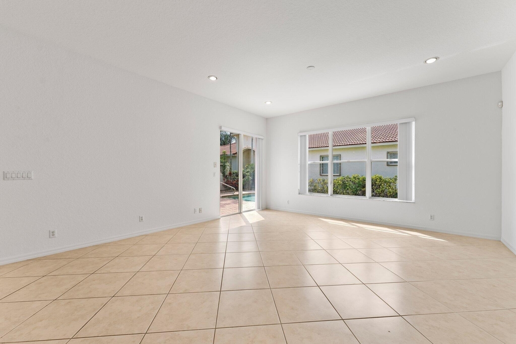 156 Isle Verde Way - Photo 18