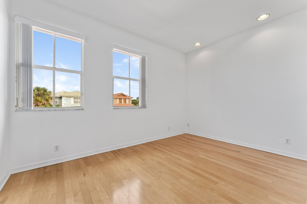 156 Isle Verde Way - Photo 30