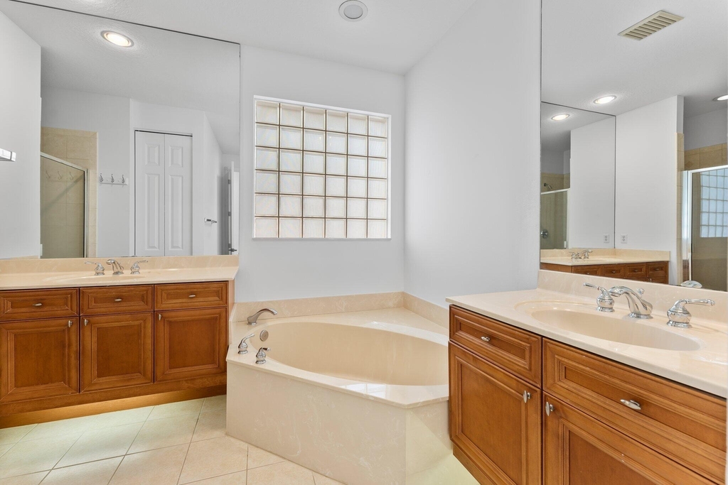 156 Isle Verde Way - Photo 37