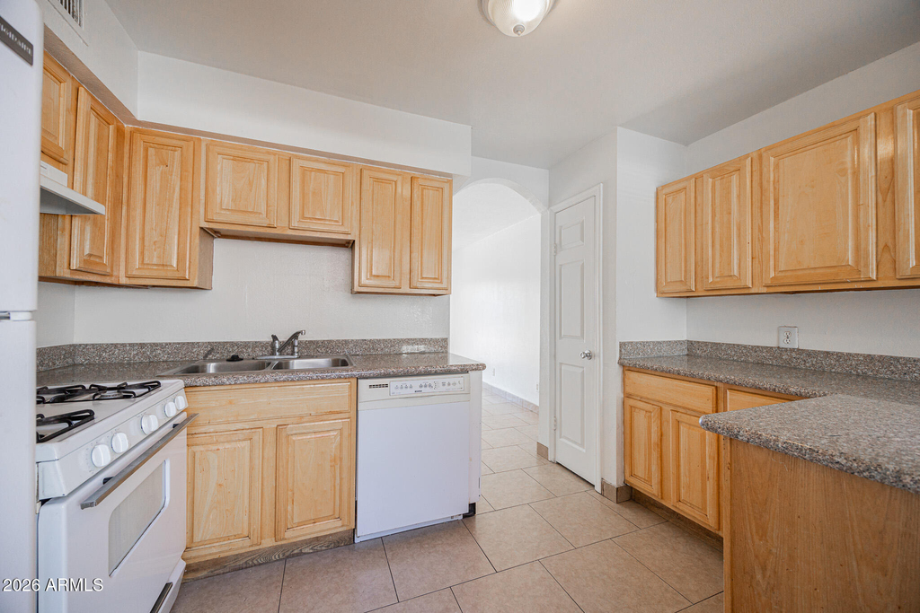 3213 N 66th Street - Photo 8
