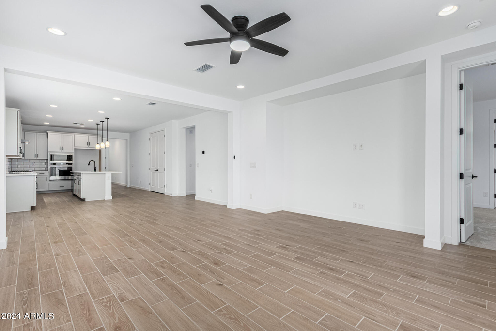 17287 W Valentine Street - Photo 10