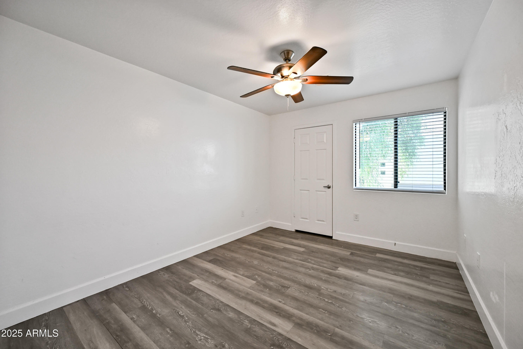 3065 N 67th Avenue - Photo 17