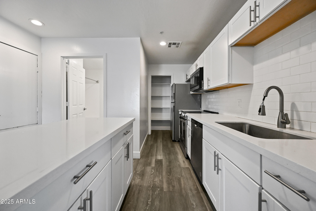 3065 N 67th Avenue - Photo 9