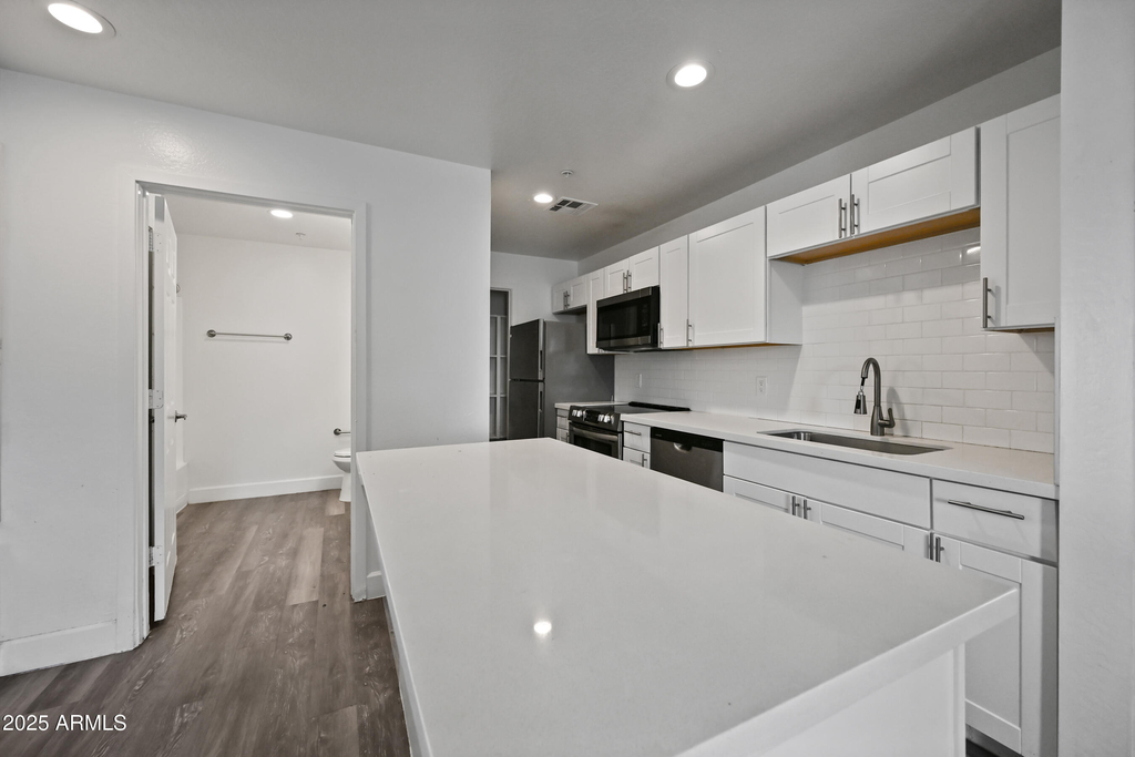 3065 N 67th Avenue - Photo 8