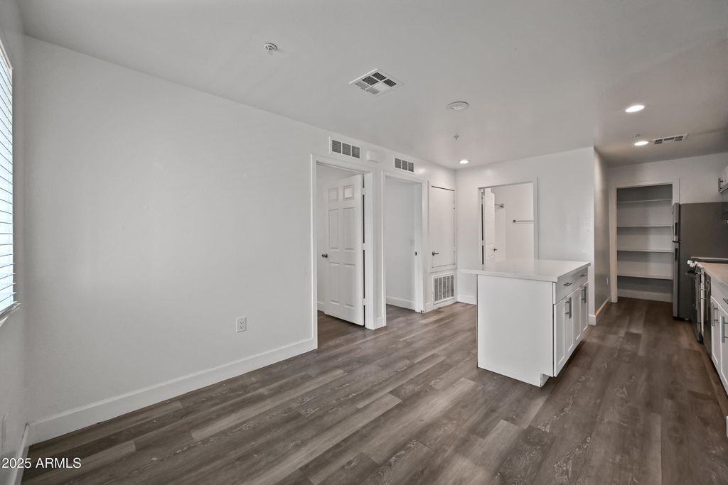3065 N 67th Avenue - Photo 6