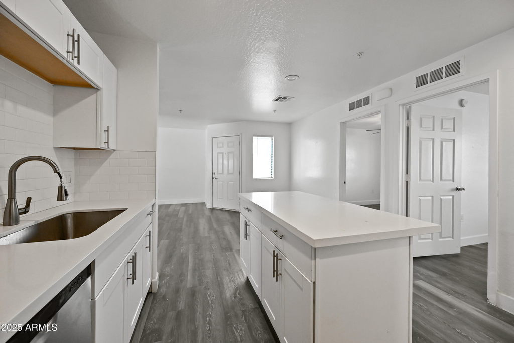 3065 N 67th Avenue - Photo 12