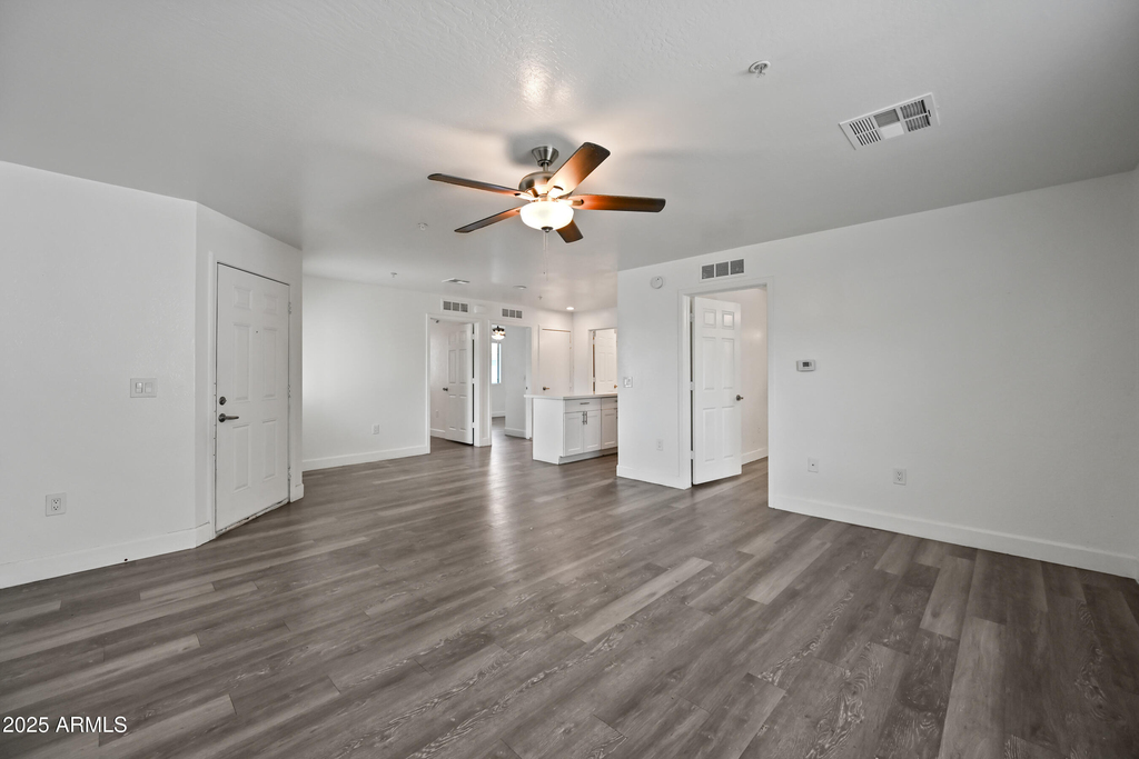 3065 N 67th Avenue - Photo 5
