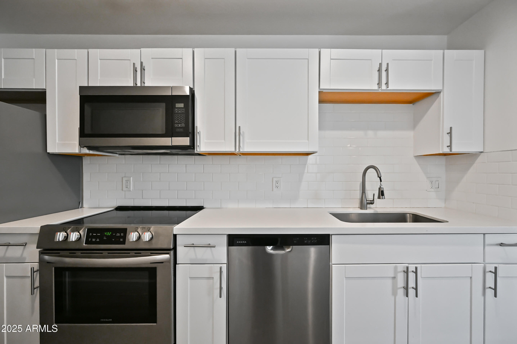 3065 N 67th Avenue - Photo 10