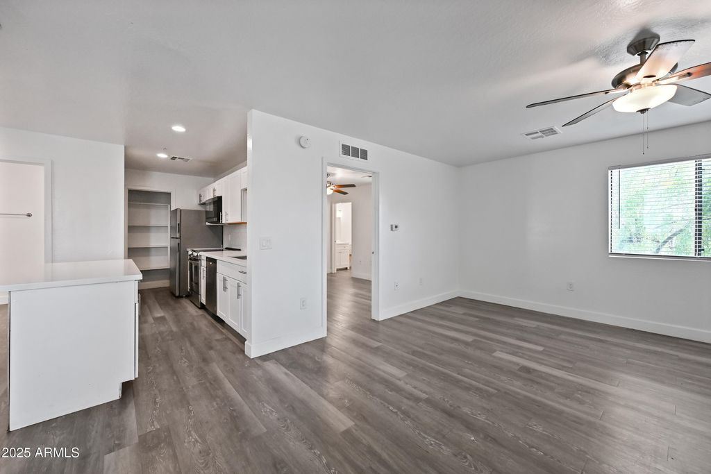 3065 N 67th Avenue - Photo 2