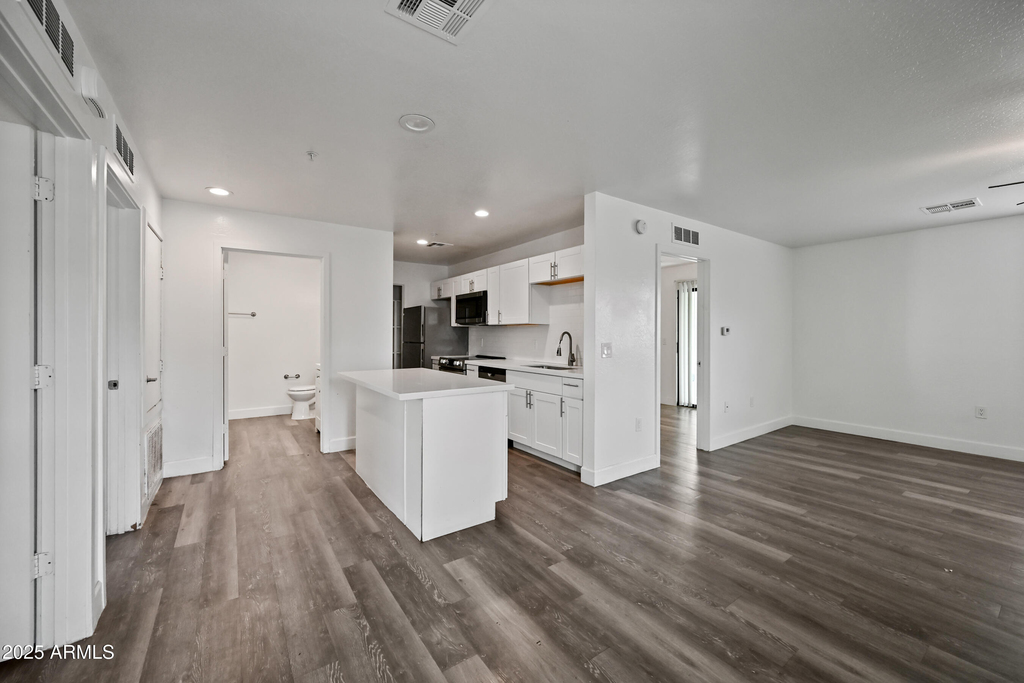 3065 N 67th Avenue - Photo 7