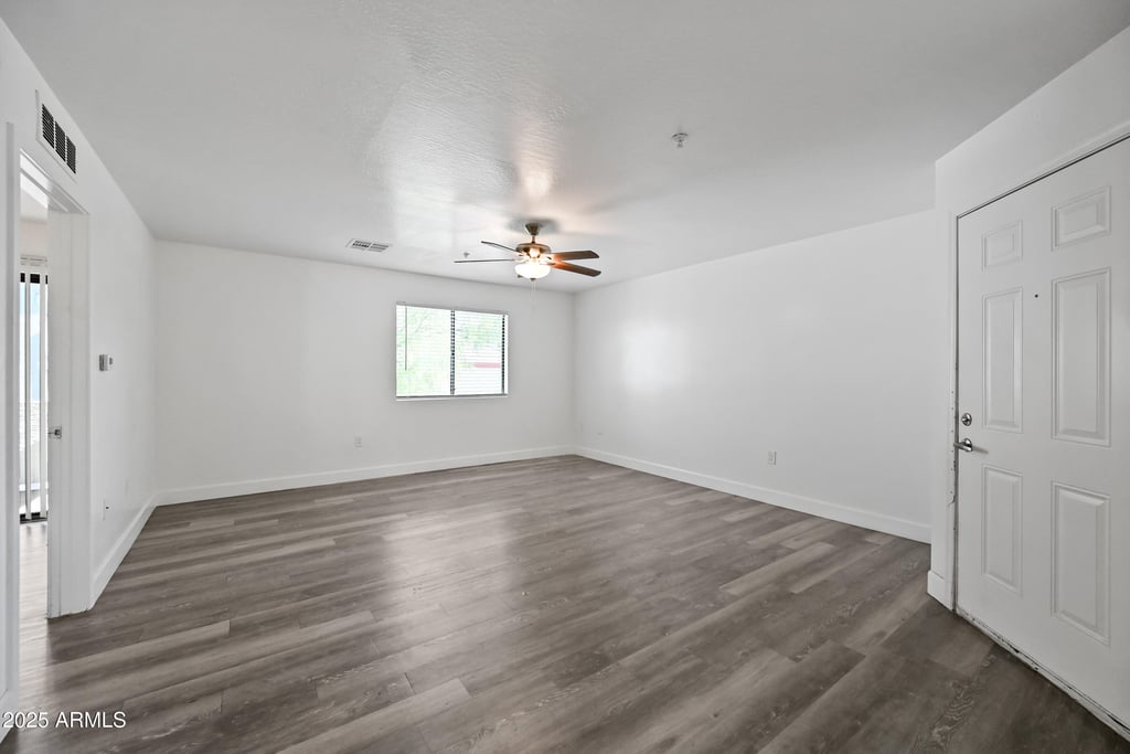 3065 N 67th Avenue - Photo 3