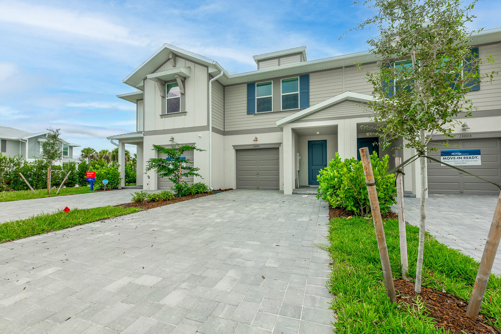 13009 Sw Forli Way - Photo 1