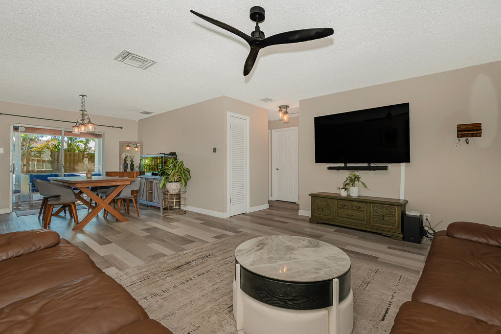 19442 Colorado Circle - Photo 1
