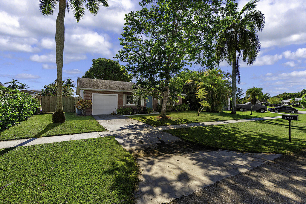 19442 Colorado Circle - Photo 2