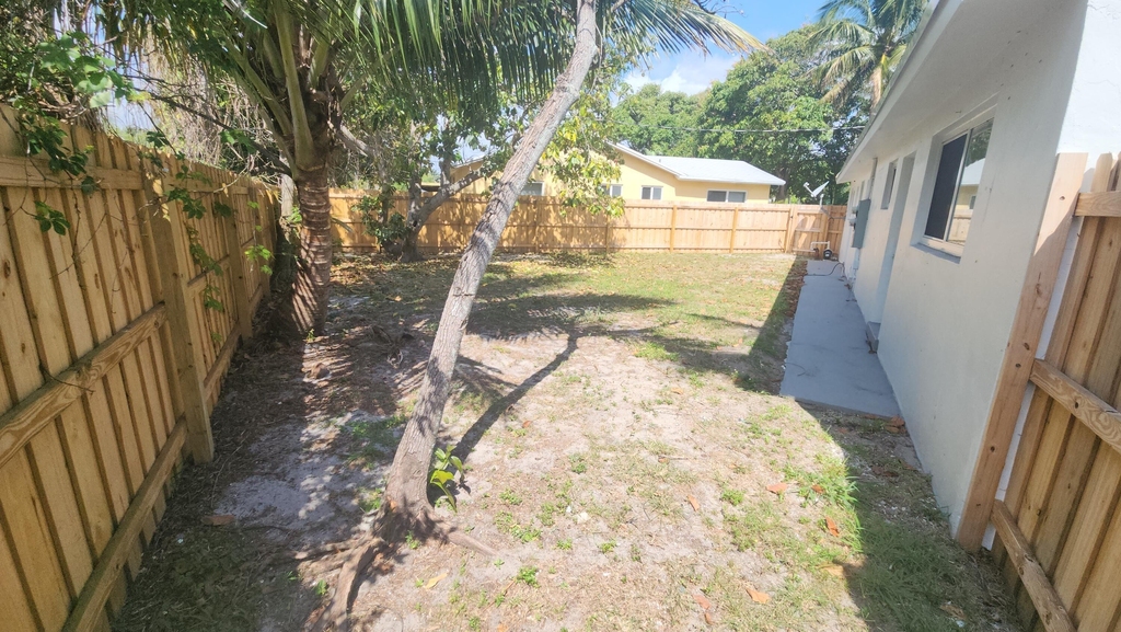 198 Se 27th Court - Photo 16