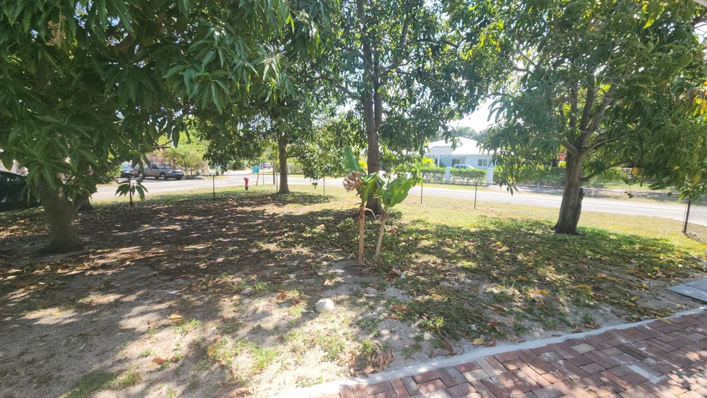 198 Se 27th Court - Photo 3