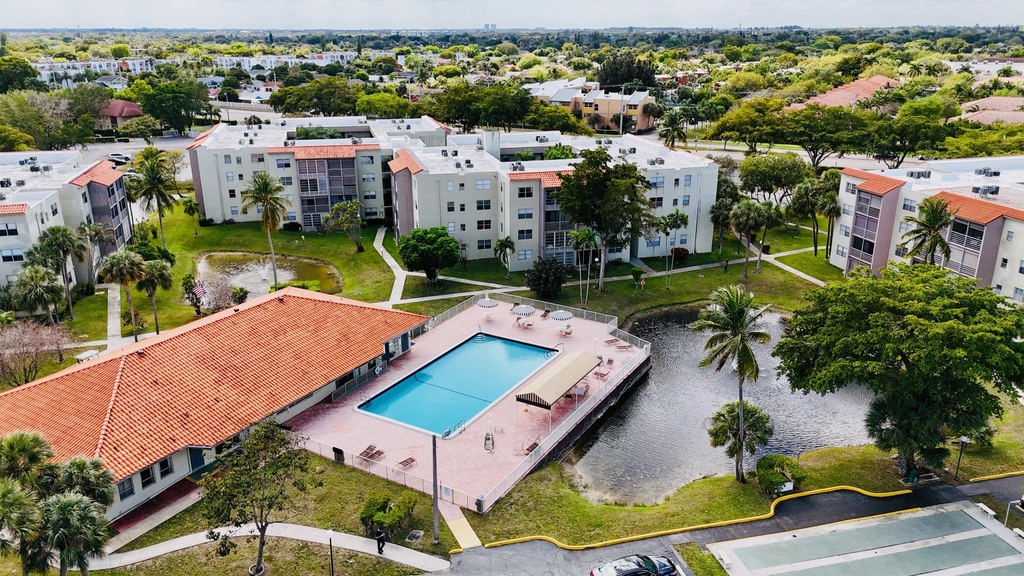 1800 Sw 81st Avenue - Photo 2