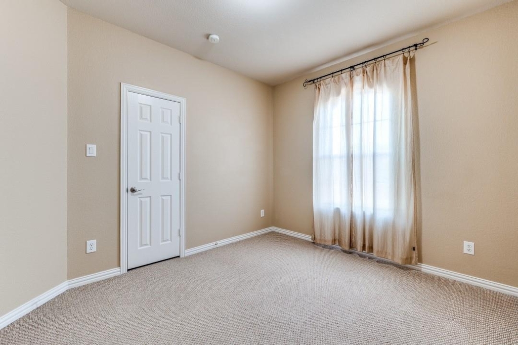 4652 Phillip Drive - Photo 18