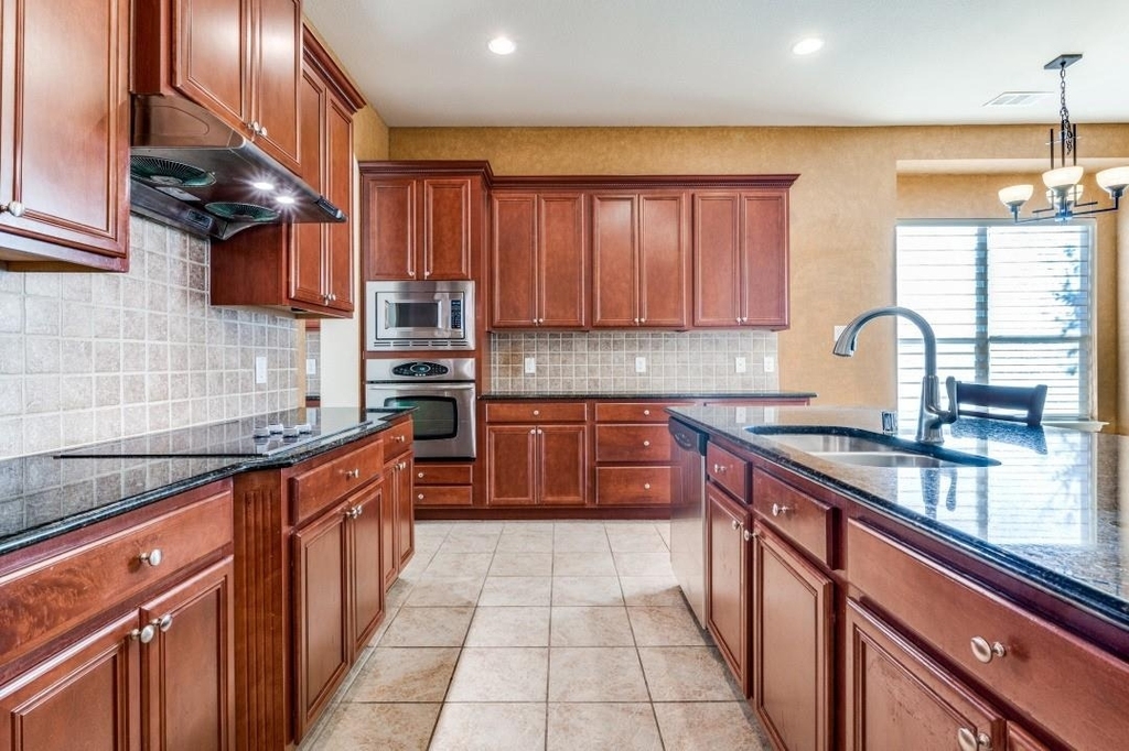 4652 Phillip Drive - Photo 4