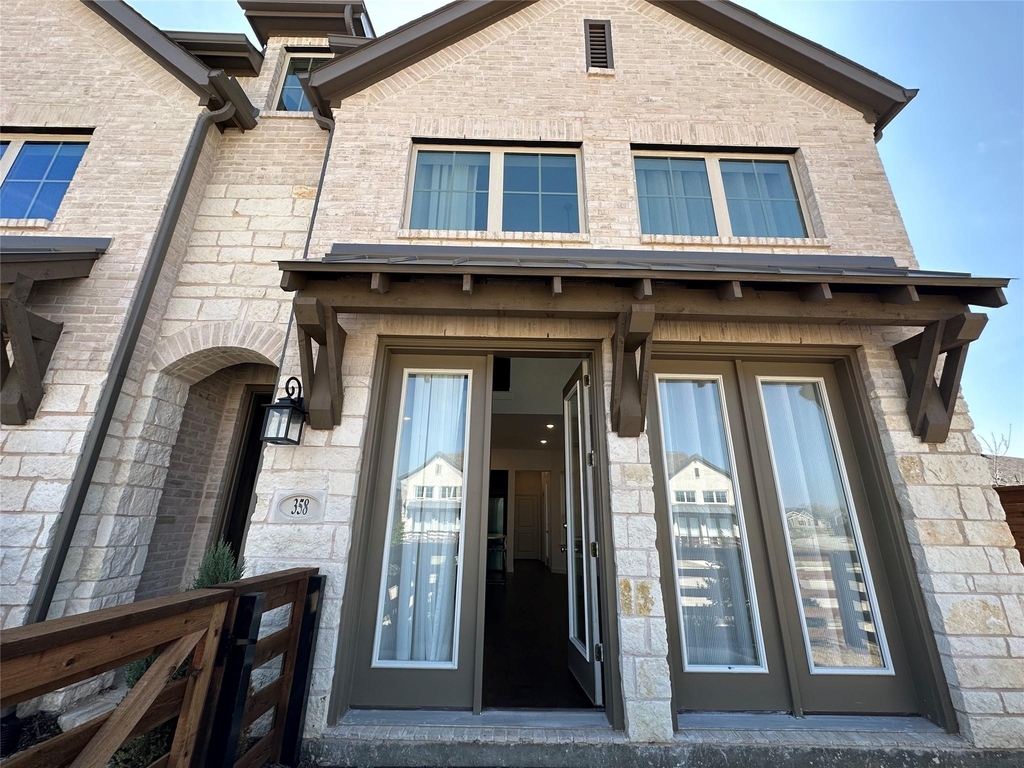 358 Somerville Drive - Photo 0