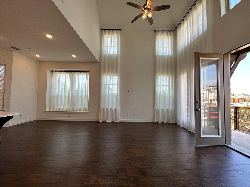 358 Somerville Drive - Photo 4