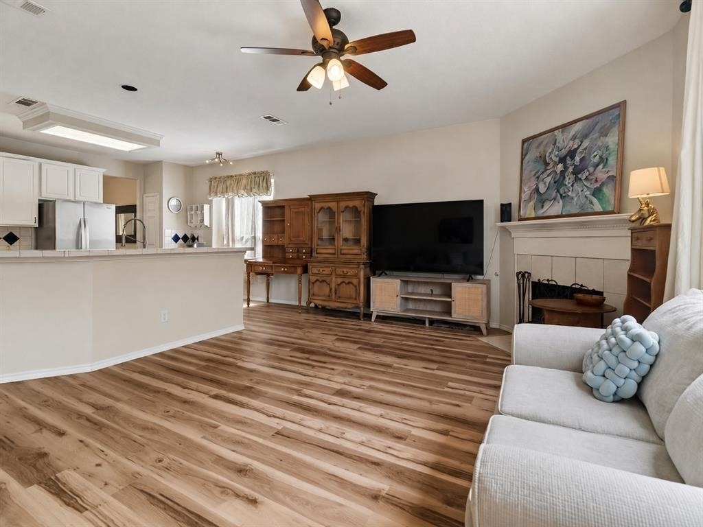 11379 Lockshire Drive - Photo 7