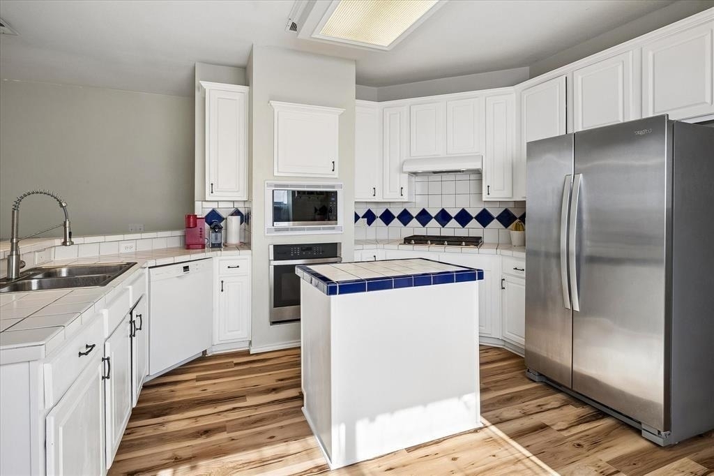 11379 Lockshire Drive - Photo 14