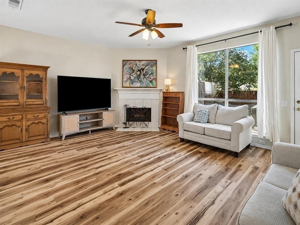 11379 Lockshire Drive - Photo 8