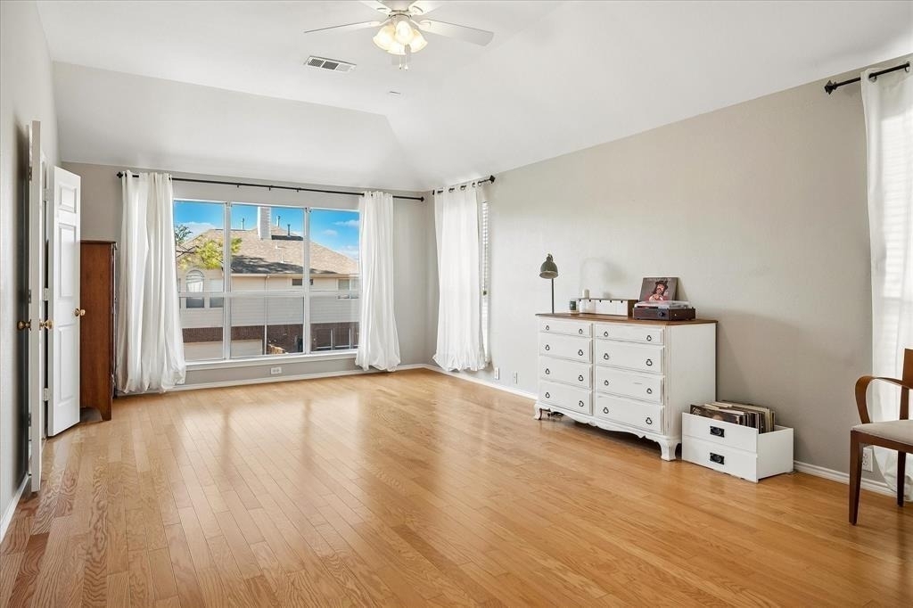 11379 Lockshire Drive - Photo 12
