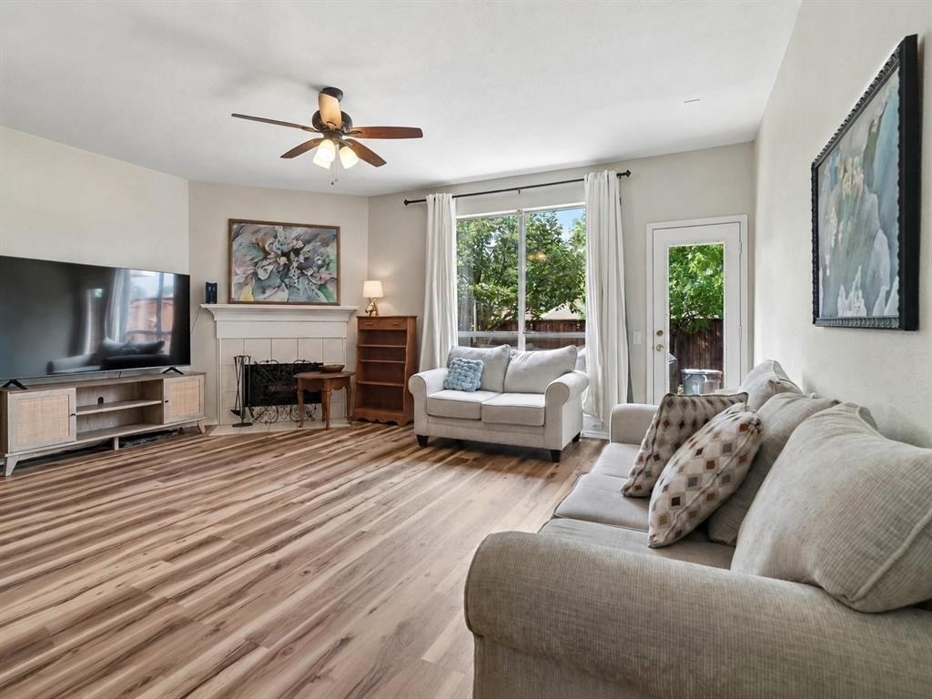 11379 Lockshire Drive - Photo 4