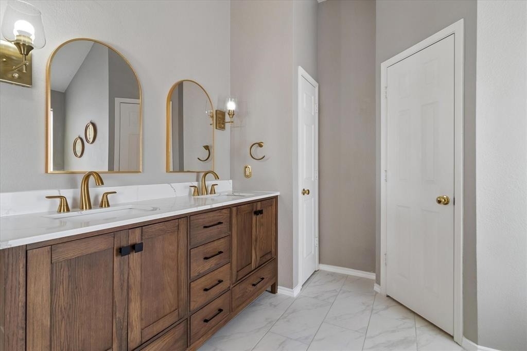 11379 Lockshire Drive - Photo 17