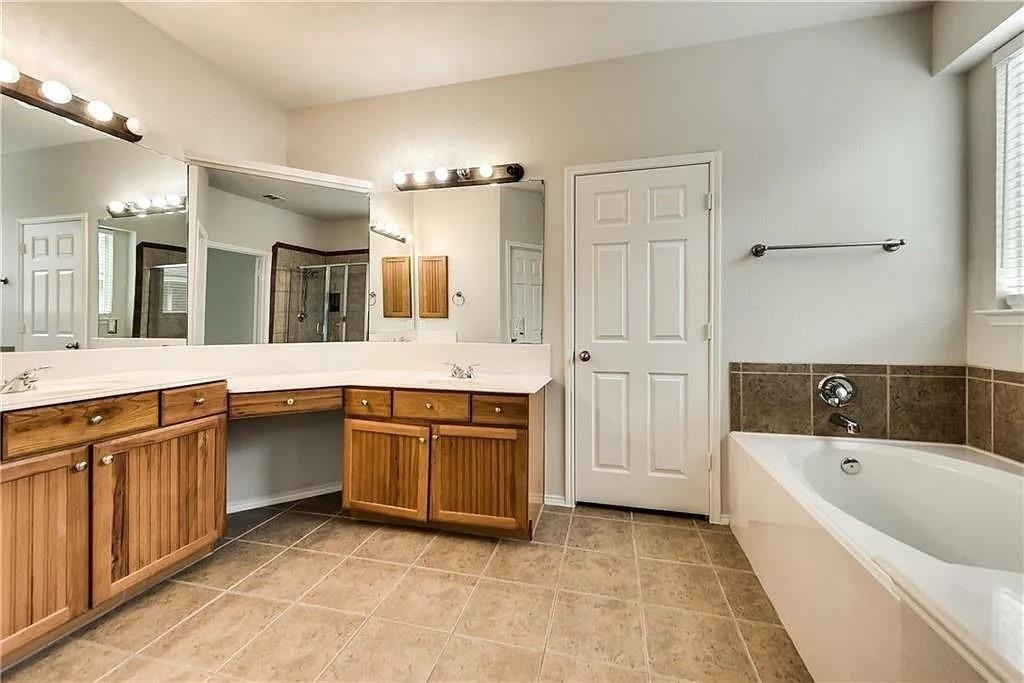 9304 Regal Oaks Drive - Photo 14