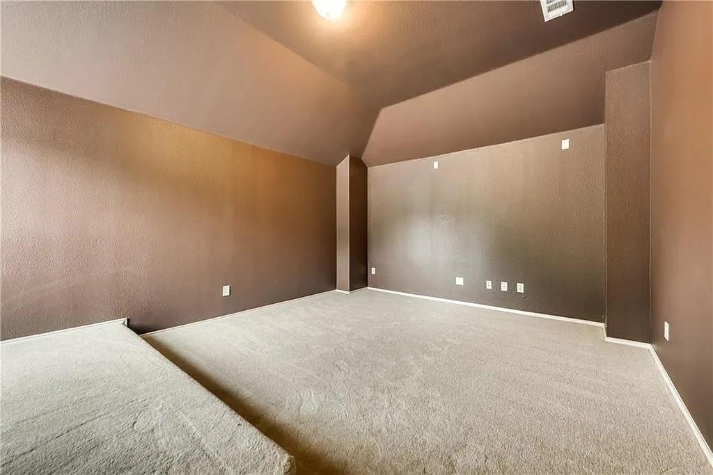 9304 Regal Oaks Drive - Photo 18