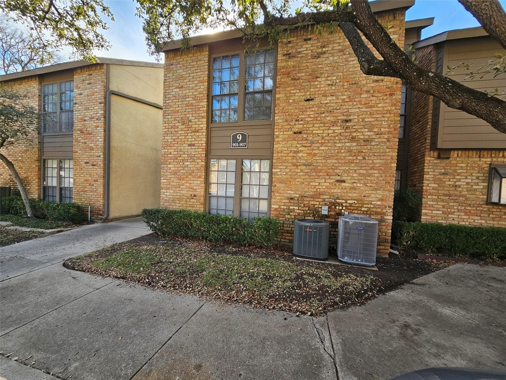 15221 Berry Trail - Photo 0