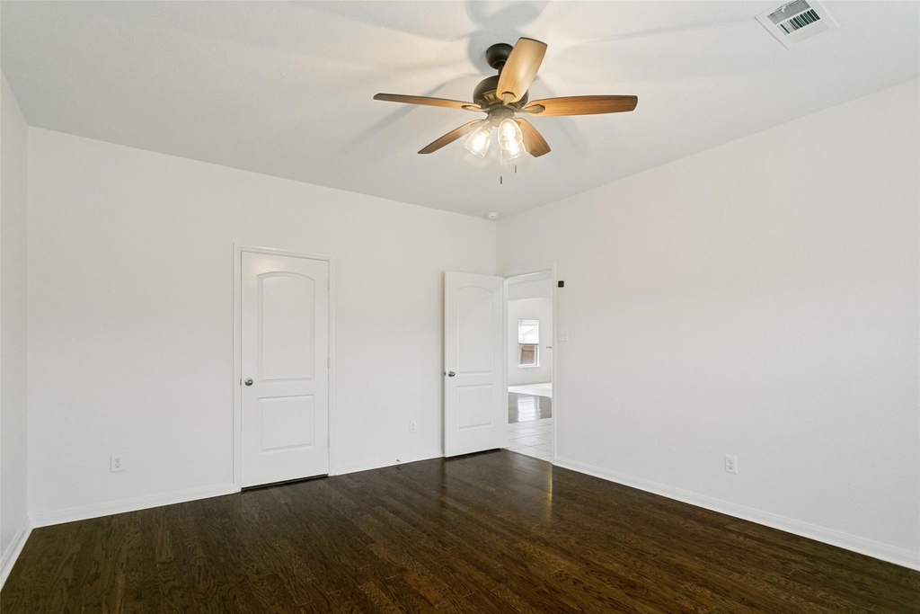 215 Silverleaf Drive - Photo 6