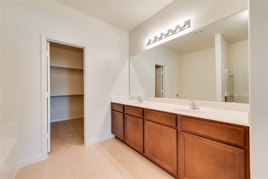 215 Silverleaf Drive - Photo 30