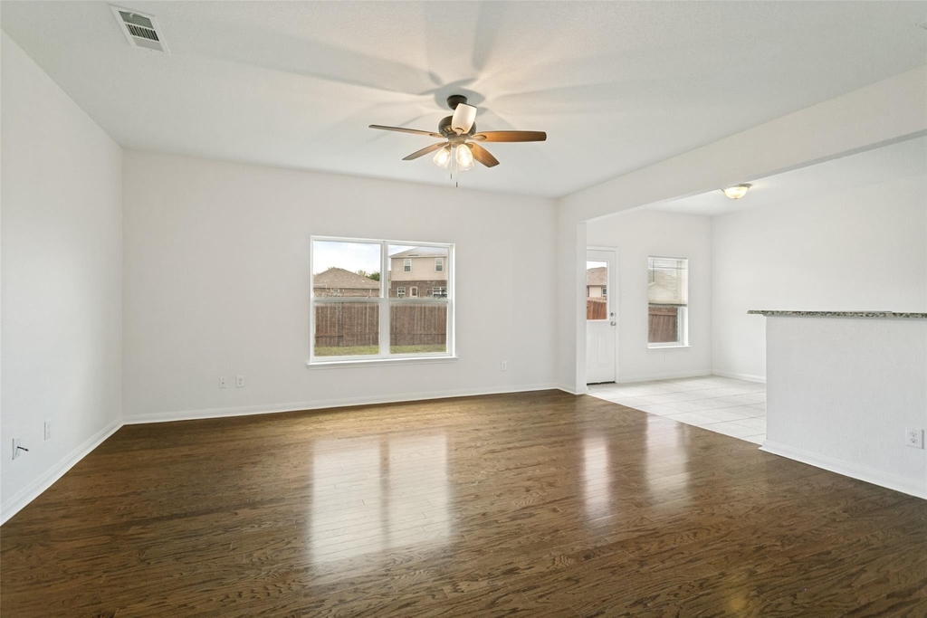 215 Silverleaf Drive - Photo 7