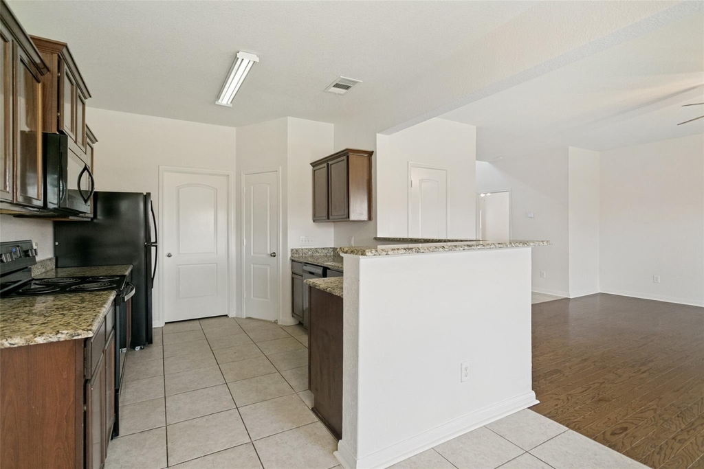 215 Silverleaf Drive - Photo 13