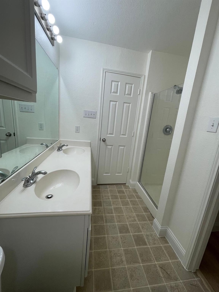 2049 Sunny Side Drive - Photo 16
