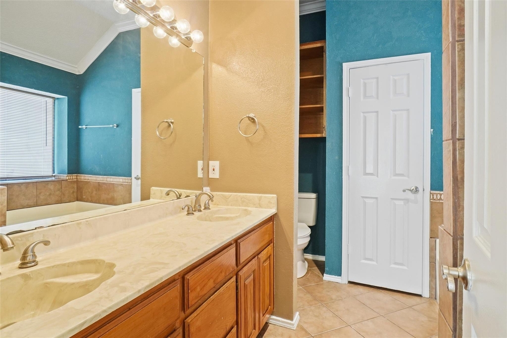 1109 W Hills Terrace - Photo 9