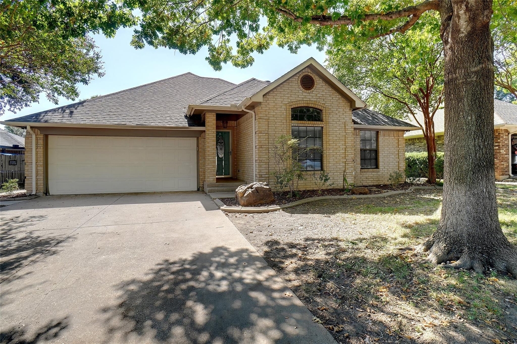 1109 W Hills Terrace - Photo 0