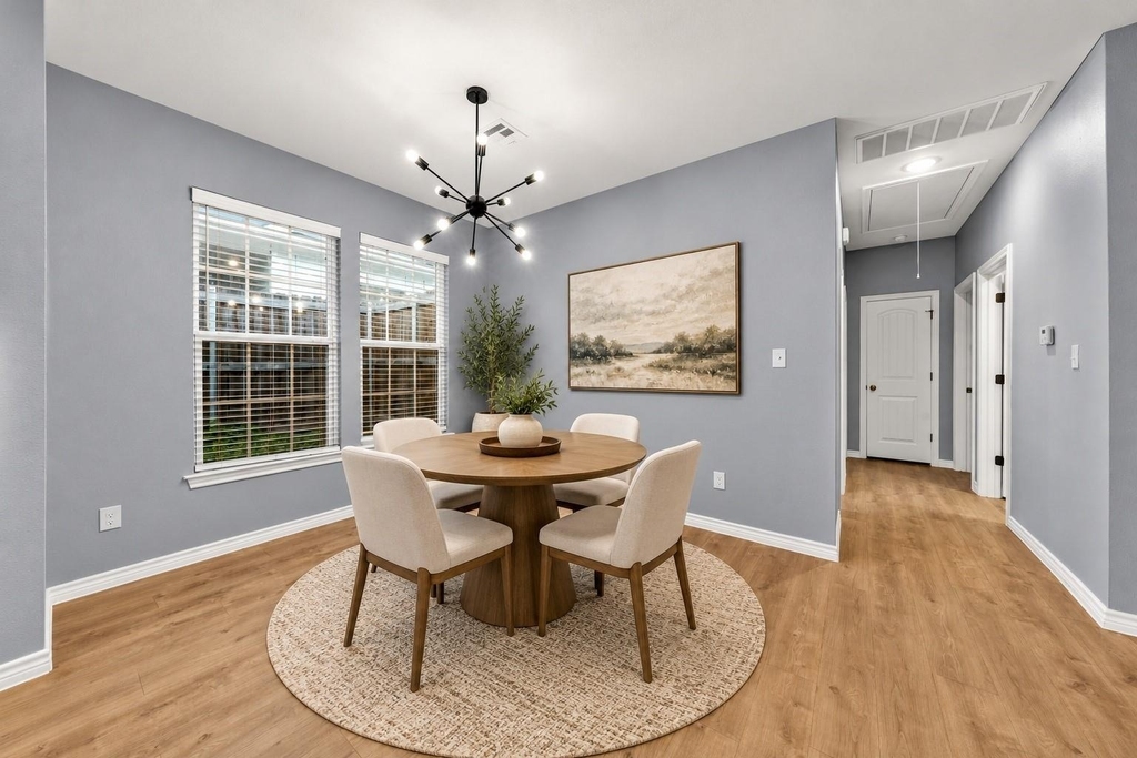 2909 S Scullin Avenue - Photo 1
