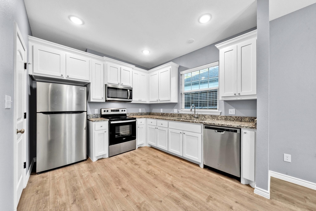 2909 S Scullin Avenue - Photo 11