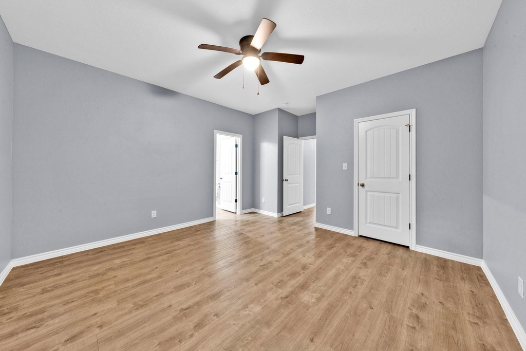 2909 S Scullin Avenue - Photo 13