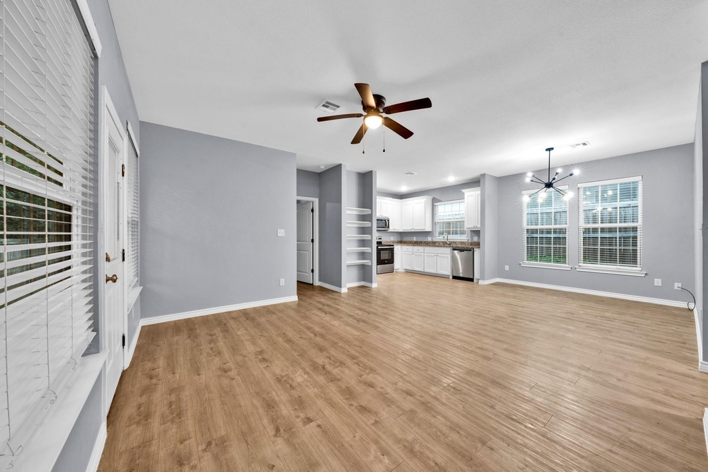 2909 S Scullin Avenue - Photo 7
