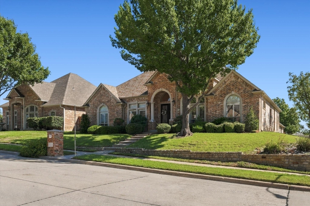 8200 Edgemont Court - Photo 1